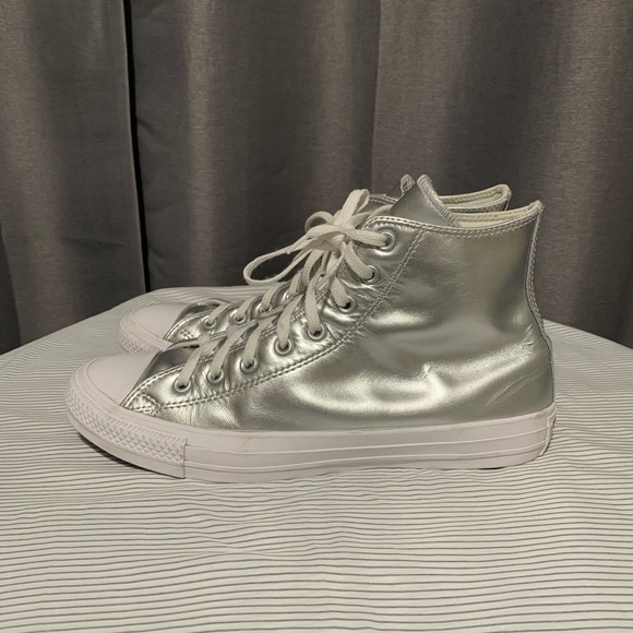 Converse Hightop Metallic Silver Allstar Chuck Taylor Men’s Size 11 Sneakers - Picture 1 of 9